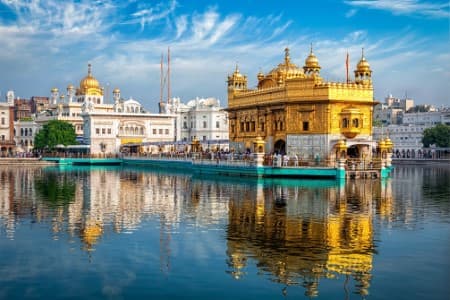 Data-Alert-Foreign-tourist-arrivals-in-India-up-9-0-37-on-year-in-June
