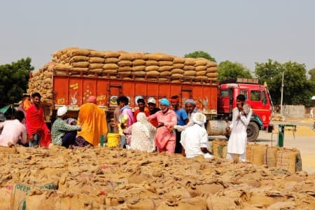 Population-Growth-More-Indians-below-global-poverty-line-in-2024-than-in-1990-says-World-Bank