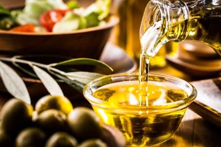 Price-Revision-Govt-raises-base-import-prices-of-most-edible-oils-by-34-45-per-tn