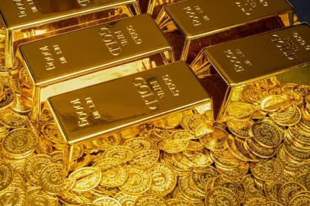 Gold-prices-seen-firm-on-safe-haven-demand-bouts-of-profit-taking-likely