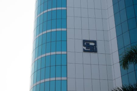 Derivatives-Rules-SEBI-to-roll-out-new-F-O-norms-in-staggered-manner-from-July