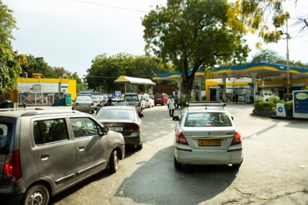 Fuel-Ban-HC-notice-to-Delhi-govt-air-quality-body-on-fine-against-petrol-pump-owners