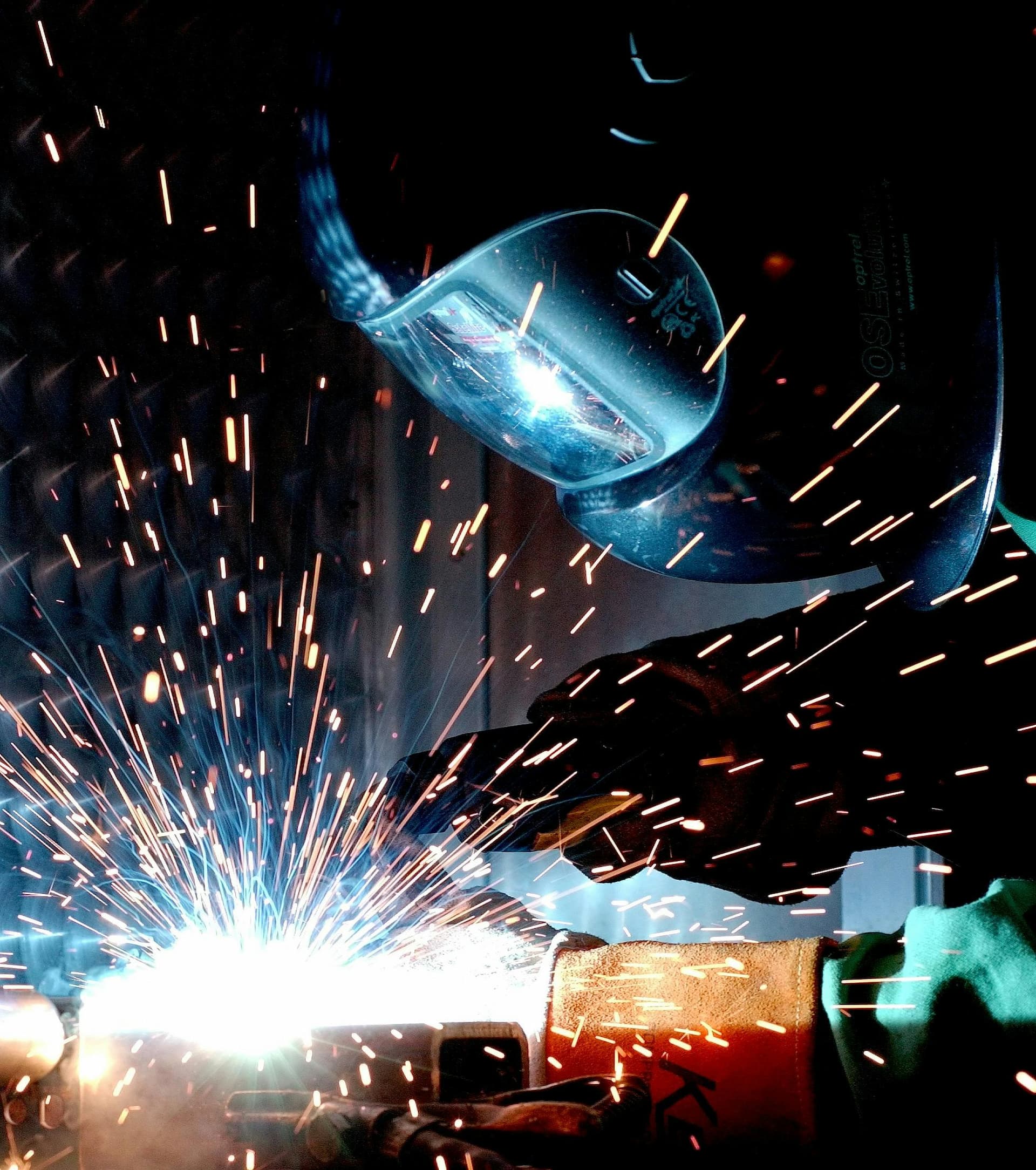 Manufacturing-Sector-Employment-wage-growth-in-mfg-sector-slows-down-in-FY24-survey-shows