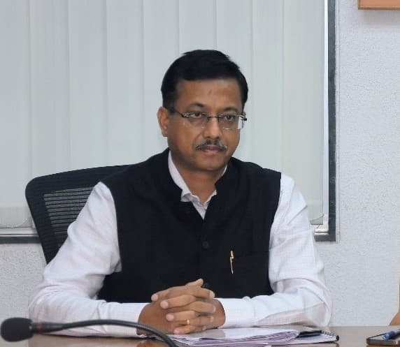 INTERVIEW-See-2025-26-cotton-output-tad-down-YoY-at-30-mln-bales-Cotton-Corp-MD-Gupta