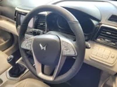 Wholesale-Sales-M-M-s-domestic-vehicle-despatches-hit-record-high-of-71-624-units-in-Oct