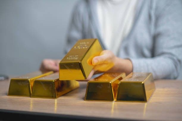 Gold-Prices-Spot-gold-dn-as-futures-ease-on-profit-sales-bets-of-more-hawkish-Fed-Chair