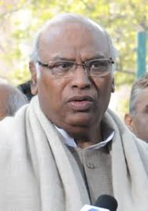 Opposition-Handle-At-INDIA-bloc-huddle-Kharge-slams-Modi-govt-over-SIR-misgovernance-