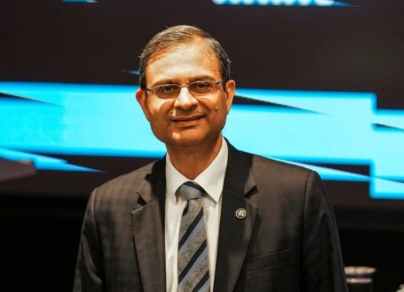 AI-Adoption-by-Banks-Artificial-Intelligence-adoption-in-banking-holds-promise-but-risks-persist-says-RBI-Malhotra