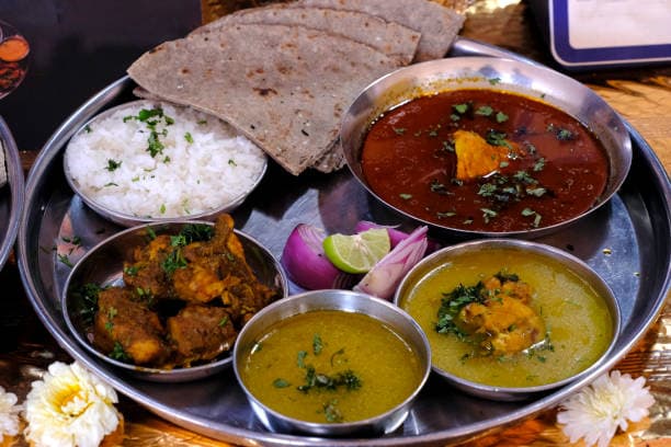 food-prices-Non-veg-thali-cost-up-5-37-YoY-Aug-veg-thali-up-1-37-on-high-onion-LPG-prices